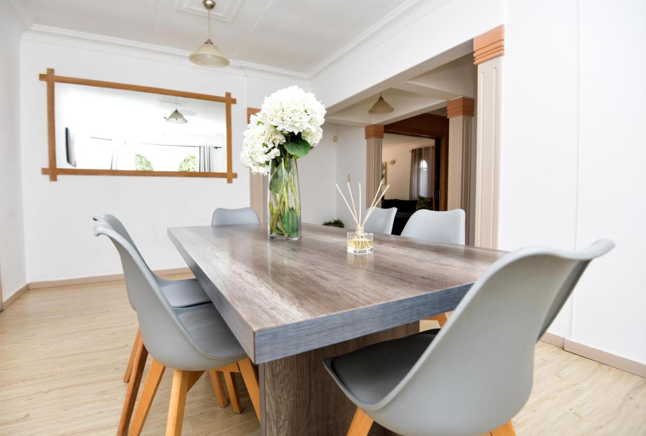 Spacious Menlyn Maine Villa Pretoria-Noord Exteriör bild